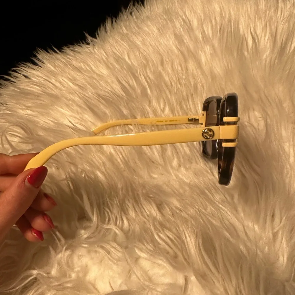 GUCCI SUNGLASSES SUMMER 2022 - Picture 7 of 8